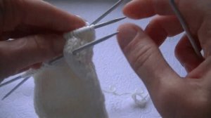 Вяжем варежки спицами  узором "ГИАЦИНТ"с анатомическим пальчиком.