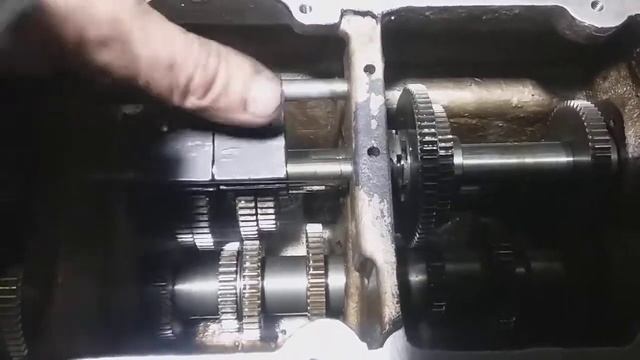 Коробка подач на токарном станке ЭМИ 250 смотреть онлайн