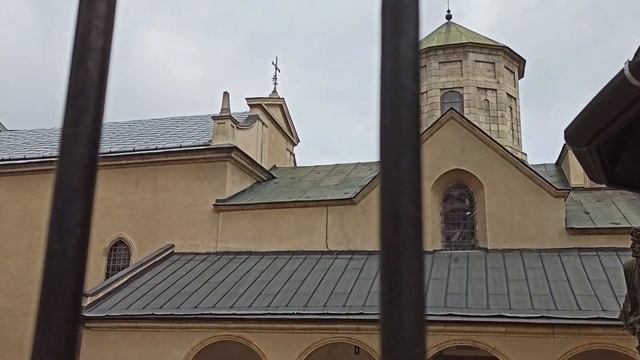 Львов. Армянский дворик. Здесь снимали сцену из фильма "Три мушкетёра" смотреть онлайн