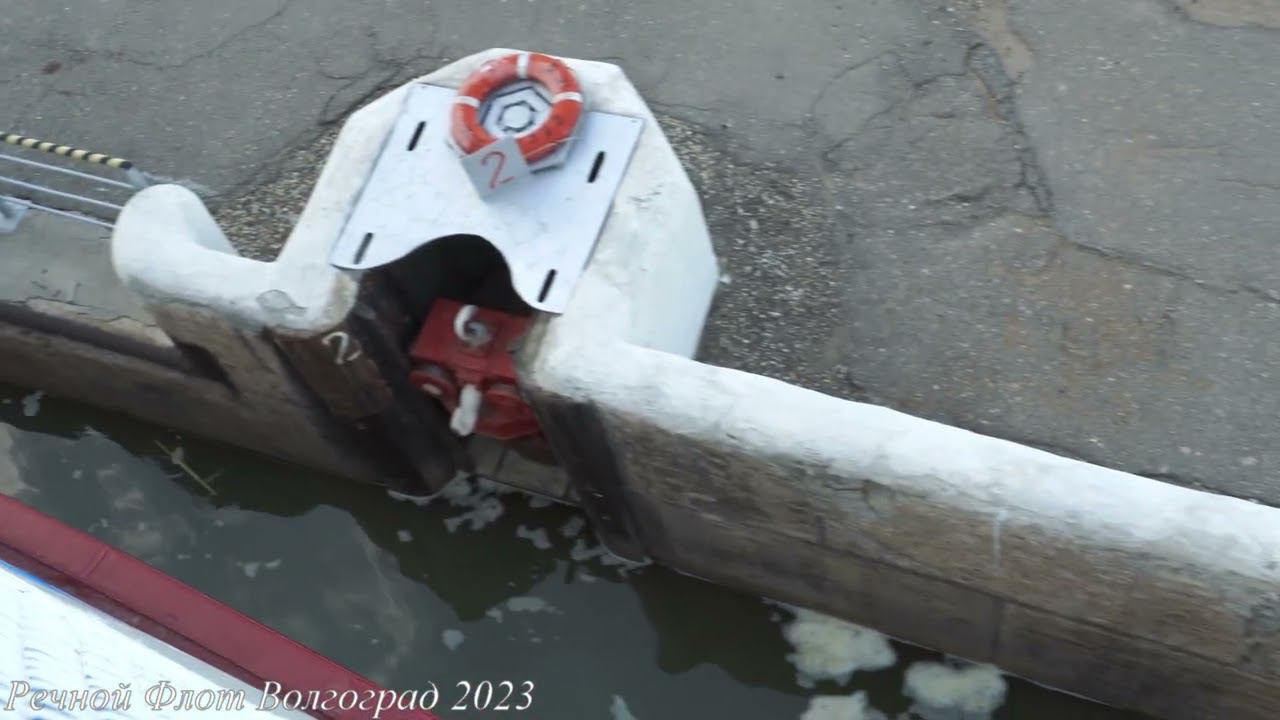 Теплоход Семен Буденный в шлюзу ВДСК смотреть онлайн