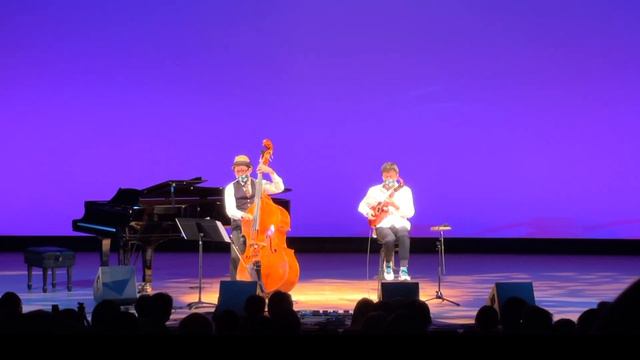 紅蓮華/LiSA 【ウクレレ＆ウッドベース】ホールコンサートで演奏してみた。[アニメ・鬼滅の刃 主題歌]　Demon Slayer・Kimetsu no Yaiba OP「Gurenge」 смотреть онлайн