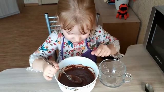 Шоколадный кекс за 5 минут в микроволновке! смотреть онлайн