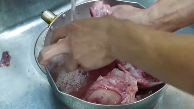 Рыба-еж за 25$ . Та которая надувается. На вкус как ... смотреть онлайн