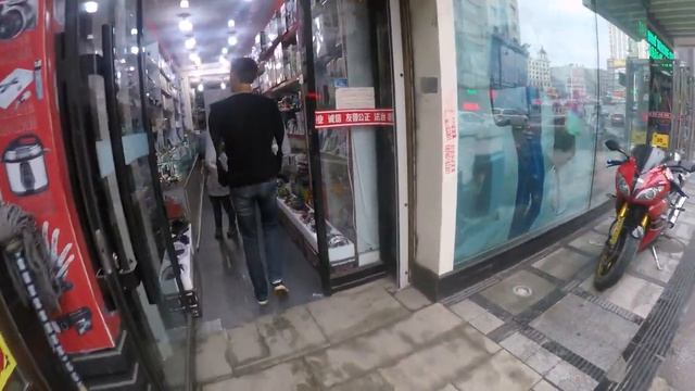 Гироскутеры и спиннеры на каждом шагу смотреть онлайн