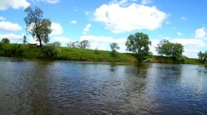 Весенняя ловля  спиннингом на перекате  реки Жиздра . Рыбалка на голавля.