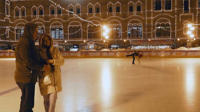 Предложение руки и сердца, ГУМ-Каток на Красной Площади. Ксения Афанасьева TG @afanasievaksenia смотреть онлайн