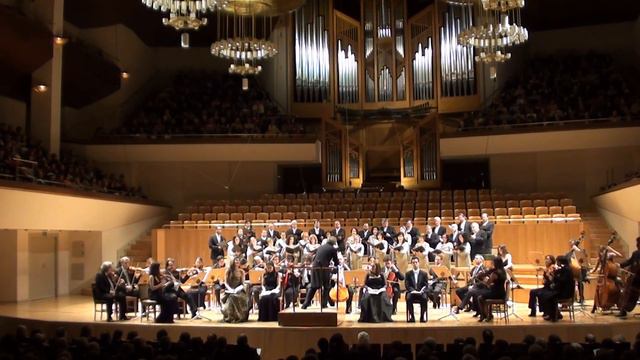 Vivaldi - Magnificat - Giovanni Antonini смотреть онлайн