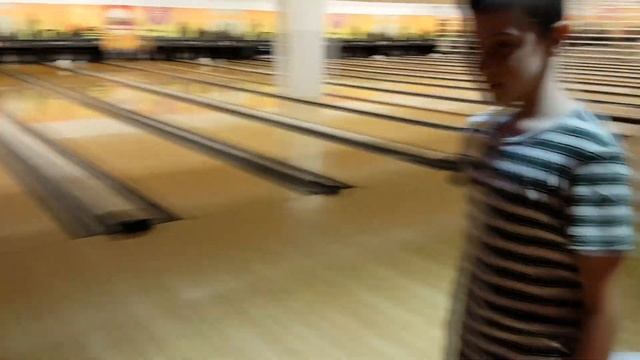 ИГРА В БОУЛИНГ COLOMBO LISBON PORTUGAL смотреть онлайн