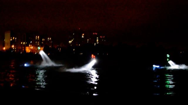 Флайборд шоу от команды "Летающие люди" в Центральном районе г.Гомеля в День народного единства смотреть онлайн