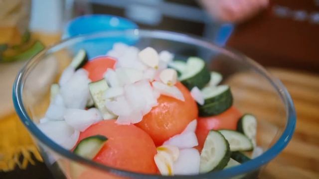 Гаспачо с брынзой и макаронами: рецепт от Алейки смотреть онлайн