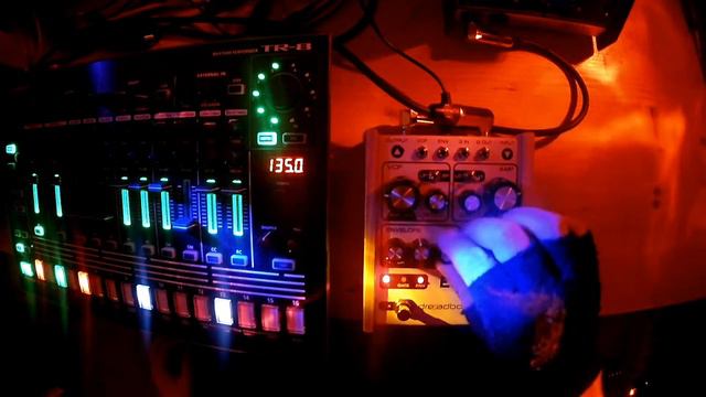 Dreadbox Epsilon + Roland TR-8 смотреть онлайн