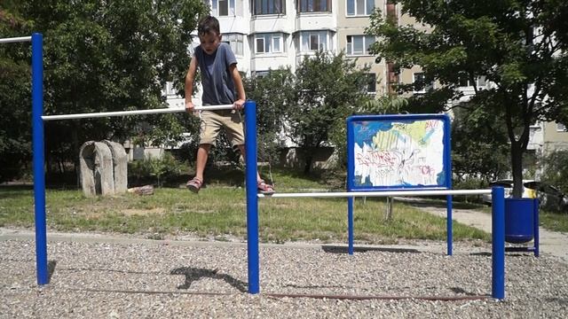 Сашенька на прогулке лето 2020..mp4 смотреть онлайн