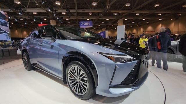Toronto Autoshow 2023 - Lexus RZ450e EV - ETHER WITH BLACK ONYX ROOF & HOOD смотреть онлайн