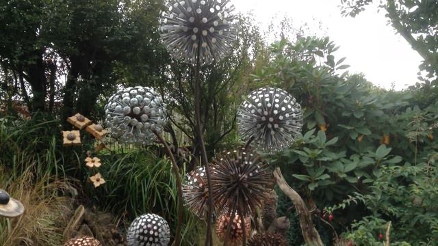Dandelion & Allium Ornaments Home And Garden Art Sculpture