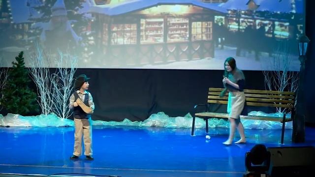 704. «Клуб семейного общения» , Отрывок инклюзивного спектакля «Девочка со спичками» смотреть онлайн