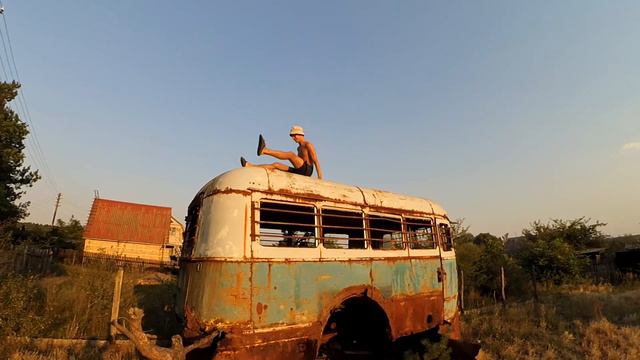 ОНИ СЛОМАЛИ МНЕ РУКУ смотреть онлайн