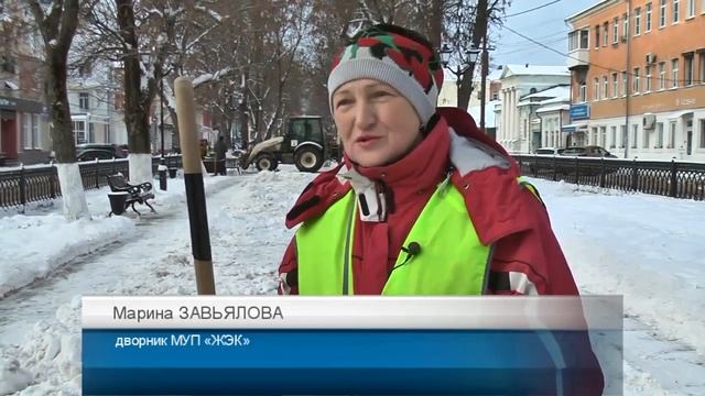В Твери продолжается круглосуточная уборка города от снега смотреть онлайн