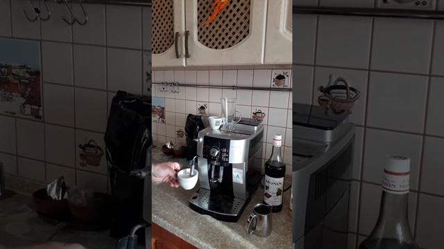 Как приготовить Капучино на кофемашине DeLonghi Magnifica S ECAM 21.117.SB