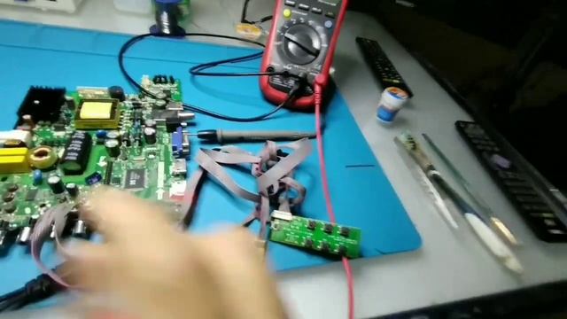 ?? Pantalla RCA de 32 p. que no encendía, cambio de SOC ?? смотреть онлайн