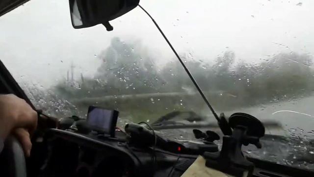 Град застал в дороге.