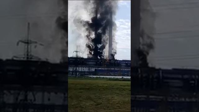 ⚡️Сотрудников ГРЭС эвакуируют в срочном порядке Пожар распространился на 300 квадратных метров. Ист смотреть онлайн