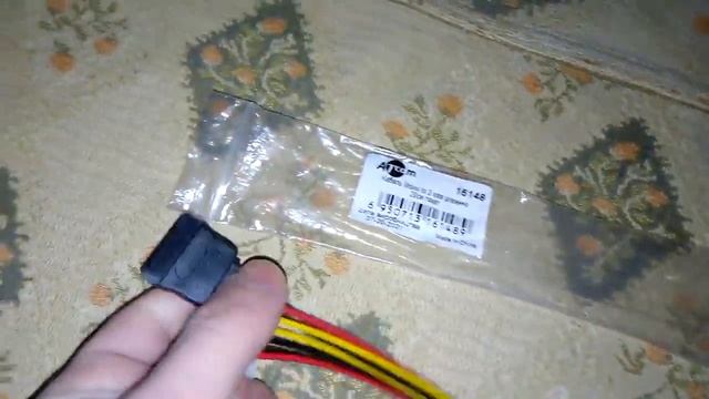 Переходник для винчестера вход Molex выход Molex и Sata смотреть онлайн