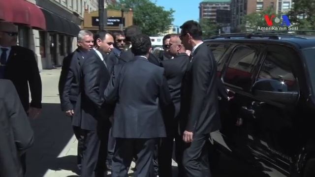 Erdoğan’ın Koruması ile Gizli Servis Ajanı Arasında Gerilim смотреть онлайн