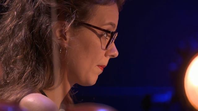 Jack Liebeck, Christian-Pierre La Marca & Amandine Savary - Beethoven Piano Trio, op.1 no.1 смотреть онлайн