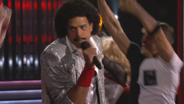 Landry Fields Performing As Lionel Richie смотреть онлайн