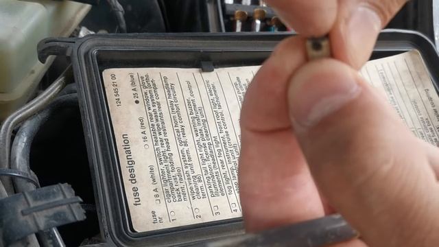 Одна из причин отказа электрики W124 мерседеса.