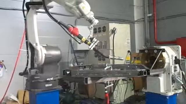 Роботизированная сварка элементов детской спортивной площадки смотреть онлайн