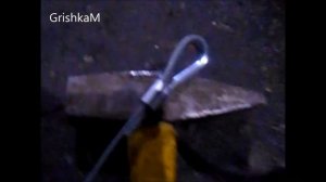 Ремонт ворот гаража  Замена оборванных тросов. Легко-ли разломать секционные ворота???