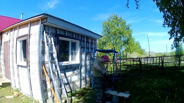 VLOG / отделка оконных откосов вагонкой/ установка наличников на окна смотреть онлайн