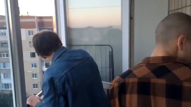 Что будет если ударить электрошокером ? Иван Гая больше нет . Ворвался на вписку . смотреть онлайн