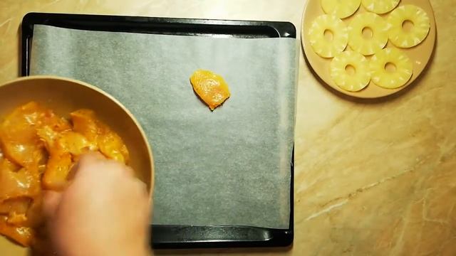 Сочная курица в духовке под сыром, рецепт смело добавляем в новогоднее меню. смотреть онлайн