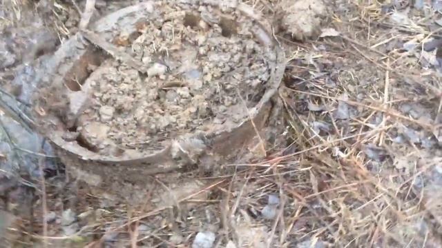 Как мы доставали колесо от трактора из оврага смотреть онлайн