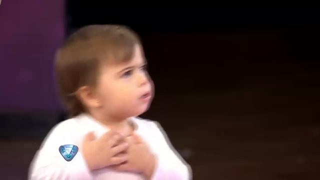 Apareció una nueva "hija" de Cinthia Fernández en Showmatch смотреть онлайн