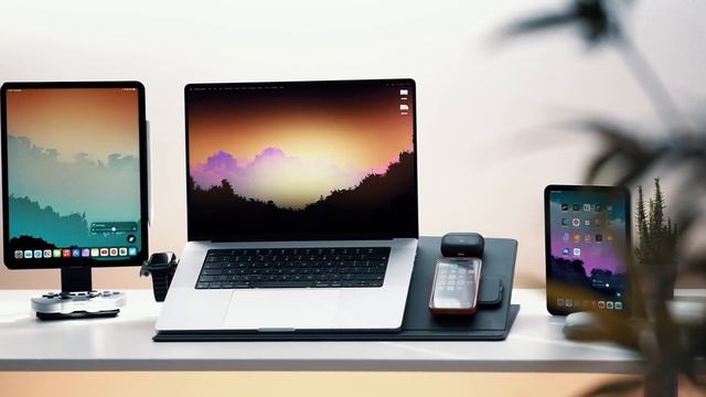 Portable Mac Desk Setup 2022 - the Power of the Apple Ecosystem смотреть онлайн
