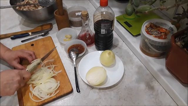 Свиные ушки по корейский. Как же это вкусно! смотреть онлайн