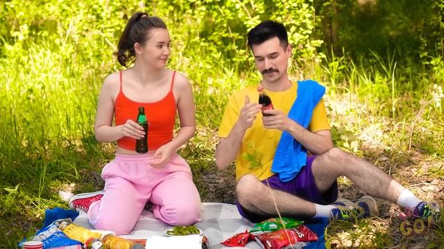 AMAZING OUTDOOR HACKS AND DIY VACATION TIPS || Beach Hacks For The Best Vacation by 123 GO! смотреть онлайн