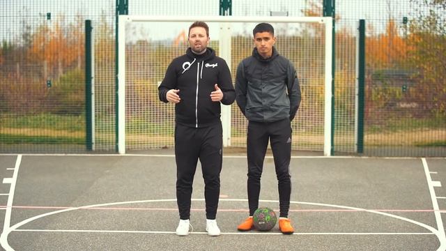 Learn Two Andrés Iniesta Skills | Street Soccer International смотреть онлайн