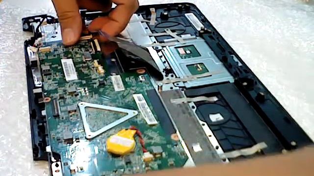 how to disassemble lenovo yoga 300 11IBRPart 3of3 смотреть онлайн