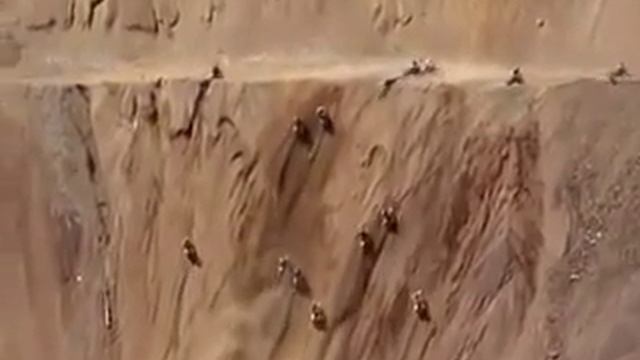 Motocross race uphill. Must Subscribe Me For More. смотреть онлайн