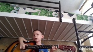 Песня на гитаре я солдат я не спал 5 лет как легко сыграть?