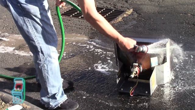 Washing an Arcade Monitor [WG K7000] смотреть онлайн