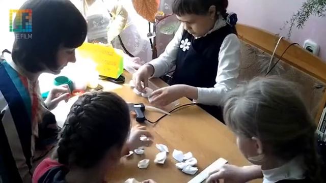 Мастерская в библиотеке: лотос из бумаги и атласных лент смотреть онлайн