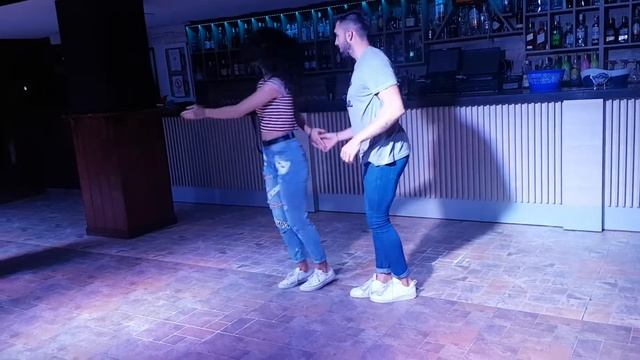 Carlos y María - Felices los 4. Bachata sensual смотреть онлайн