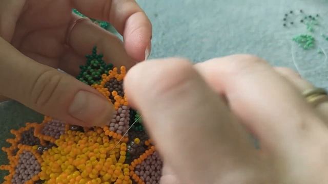 Уичольские цветы "Цветок пустыни"/ Часть 5 из 5/ Бисероплетение/ Мастер класс смотреть онлайн