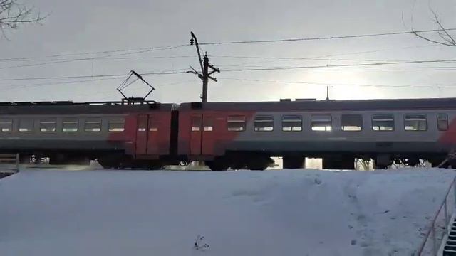 ЭД4М0252 проходит мимо оп Топольники дата съёмки 25.01.24 смотреть онлайн