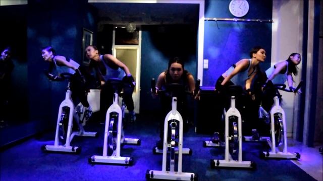 Spinning-Be One Cycling Studio, Ulaanbaatar (AronChupa- I'm an Albatraoz) смотреть онлайн